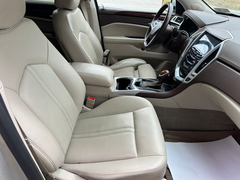 Used 2013 Cadillac SRX Luxury image 12