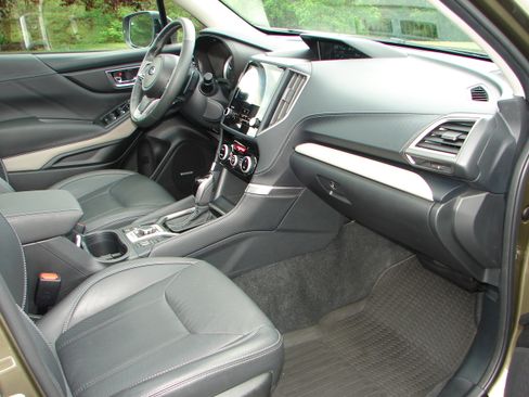 Used 2024 Subaru Forester Limited AWD/4WD image 10