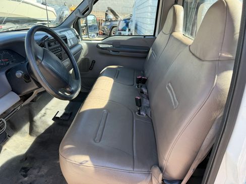 Used 2000 Ford F350 2WD Regular Cab DRW Super Duty image 11