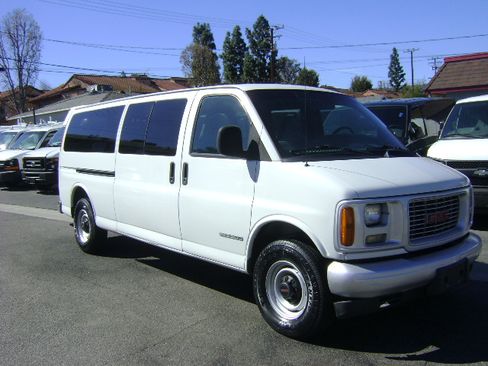 Used 1998 GMC Savana 3500 image 3
