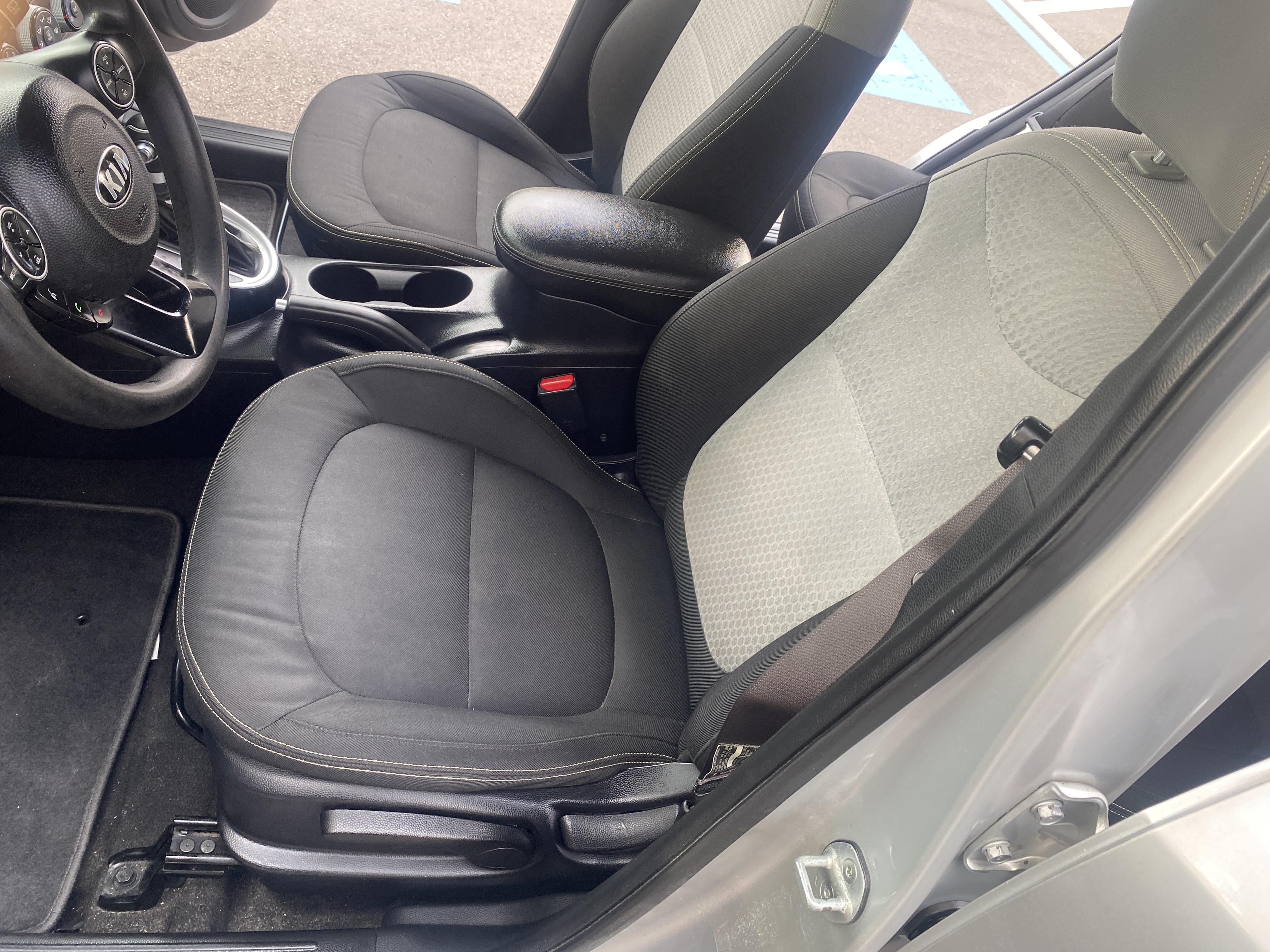 Used 2015 Kia Soul + FWD image 13