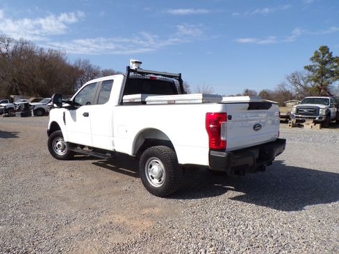 Used 2019 Ford F250 XL image 2