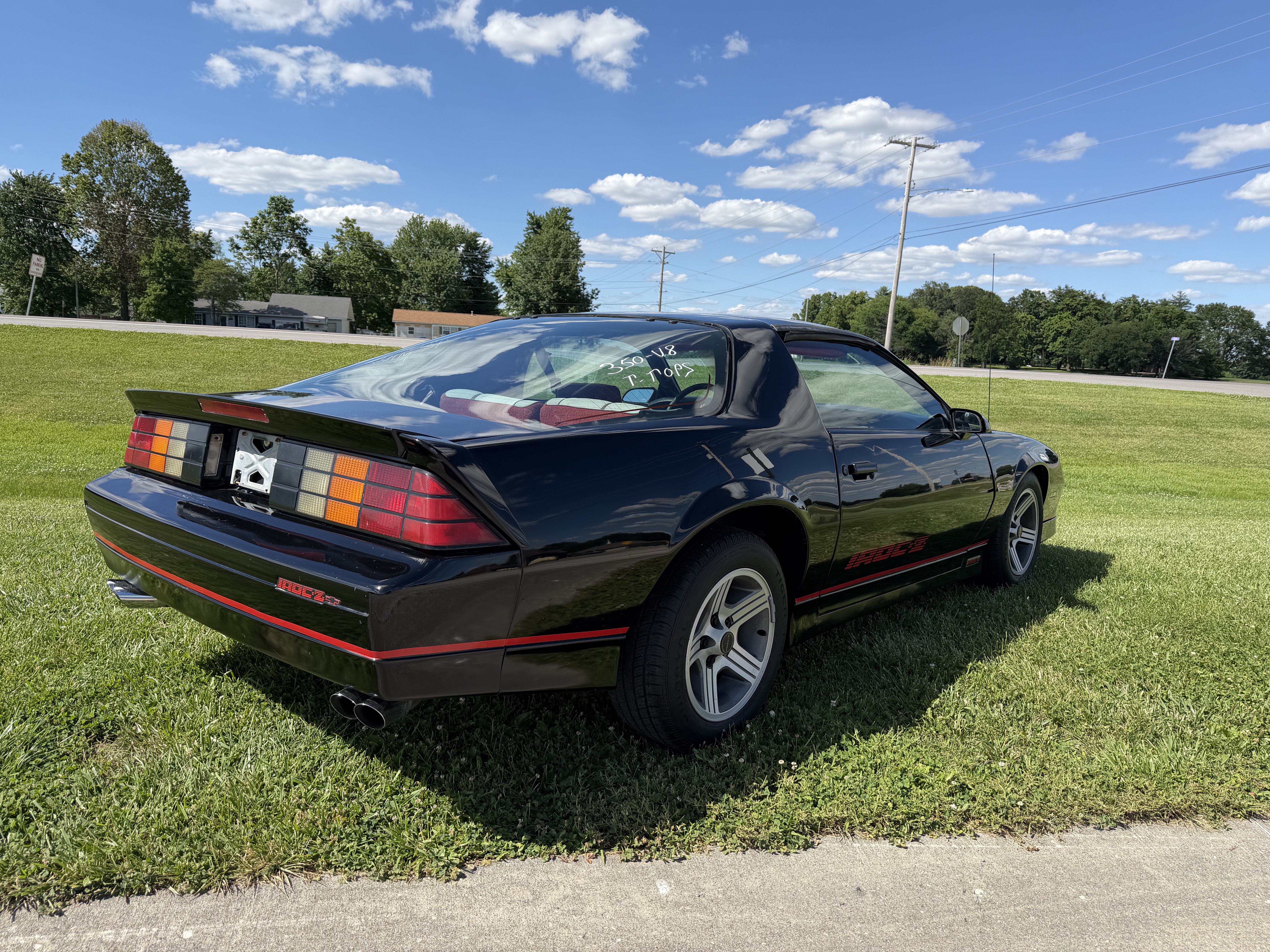 Used 1989 Chevrolet Camaro IROC-Z RWD image 4