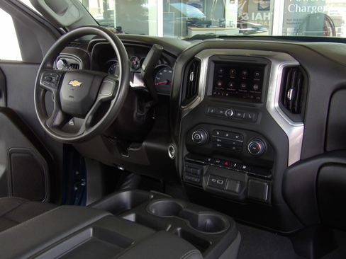 Used 2024 Chevrolet Silverado 2500 Custom image 23