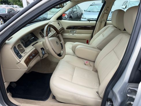 Used 2011 Mercury Grand Marquis LS w/ Premium Package RWD image 4