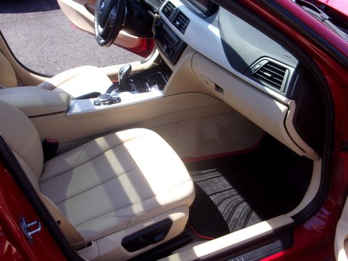 Used 2014 BMW 328i xDrive Wagon AWD/4WD image 25