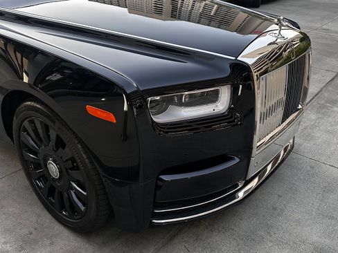 Used 2021 Rolls-Royce Phantom image 42