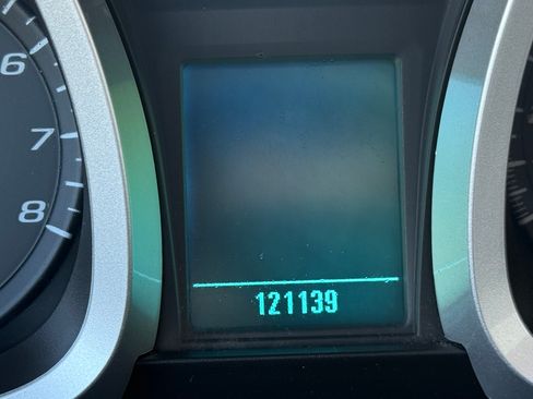 Used 2011 Chevrolet Equinox LS image 19