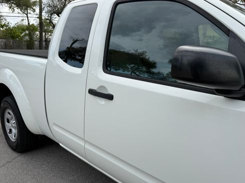 Used 2013 Nissan Frontier S image 24
