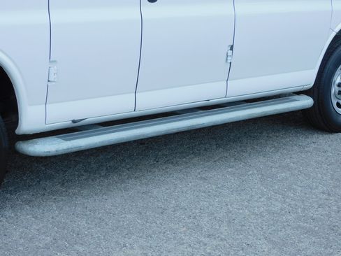 Used 2024 GMC Savana 2500 image 10