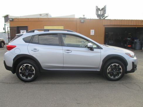 Used 2021 Subaru Crosstrek 2.0i Premium AWD/4WD image 2