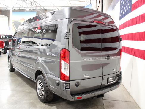 Used 2025 Ford Transit 150 Low Roof AWD image 3