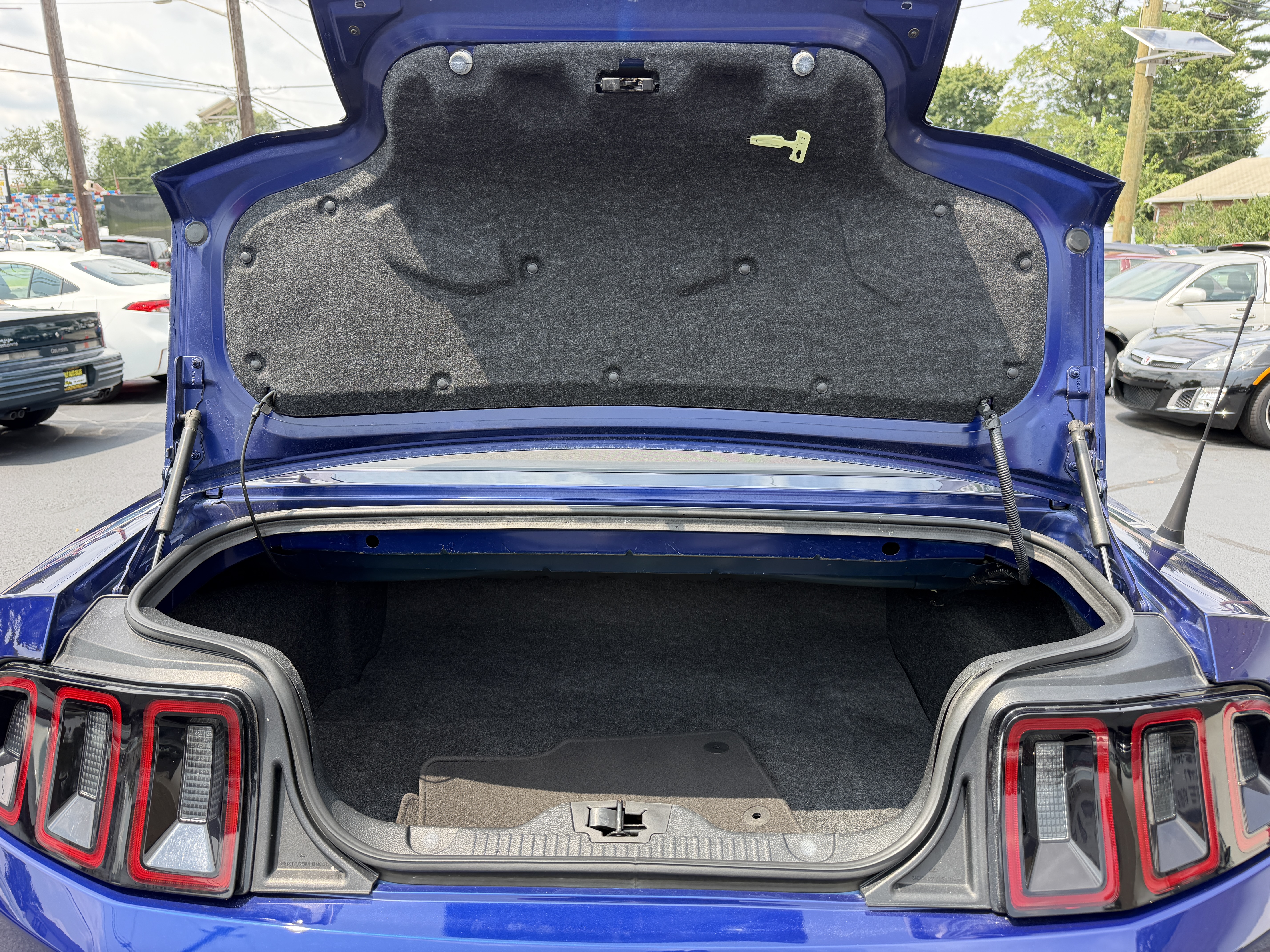 Used 2014 Ford Mustang Convertible RWD image 33