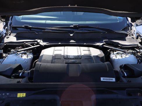 Used 2018 Land Rover Discovery HSE image 45