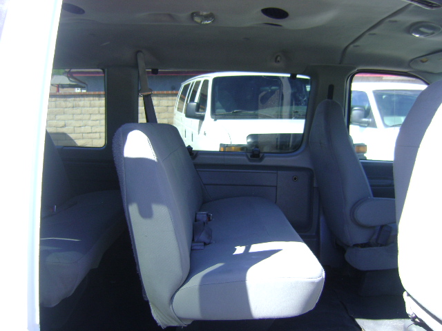 Used 2007 Ford E-350 and Econoline 350 Extended Wagon Super Duty RWD image 7