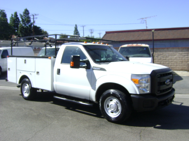 Used 2013 Ford F350 2WD Regular Cab Super Duty image 3