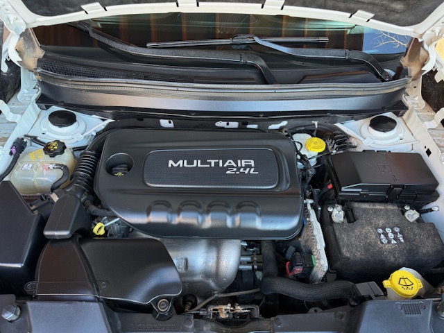Used 2017 Jeep Cherokee Trailhawk AWD/4WD image 22