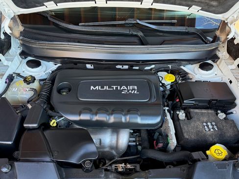 Used 2017 Jeep Cherokee Trailhawk AWD/4WD image 22