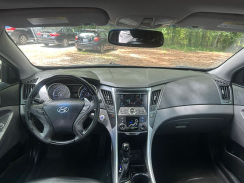 Used 2011 Hyundai Sonata SE FWD image 11