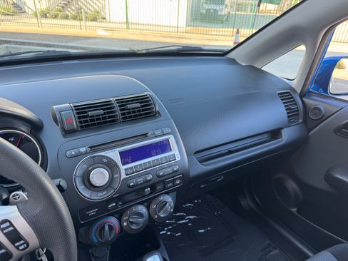 Used 2007 Honda Fit Sport image 38