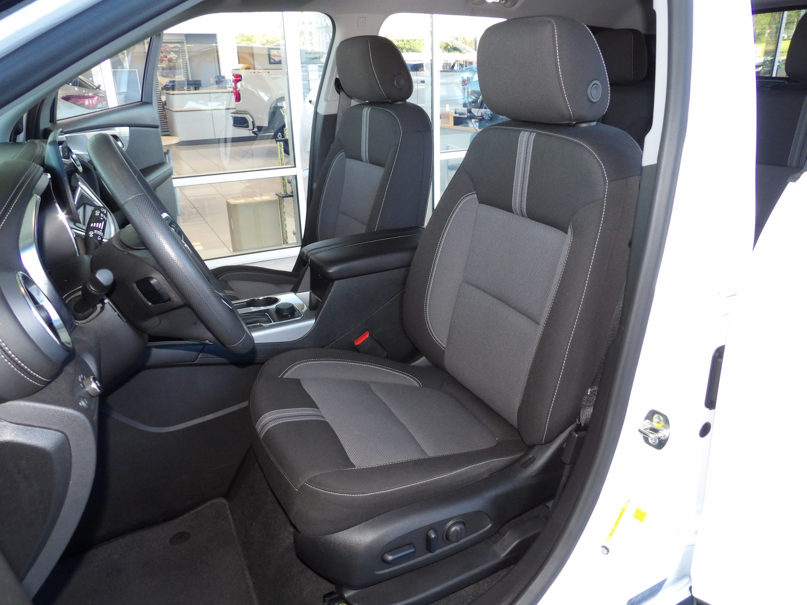 Used 2025 Chevrolet Blazer FWD LT w/ 2LT image 14
