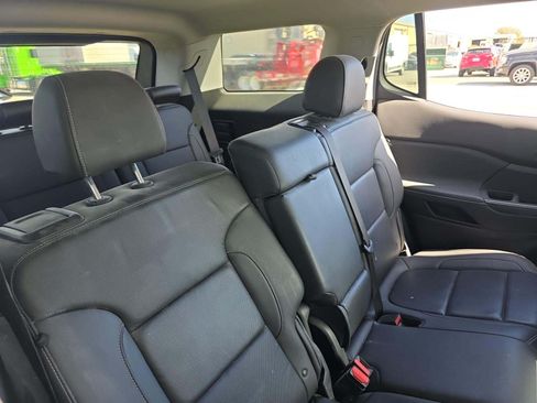 Used 2023 GMC Acadia SLT image 10