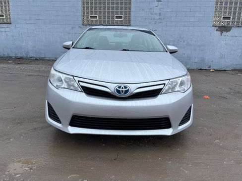 Used 2013 Toyota Camry LE image 2