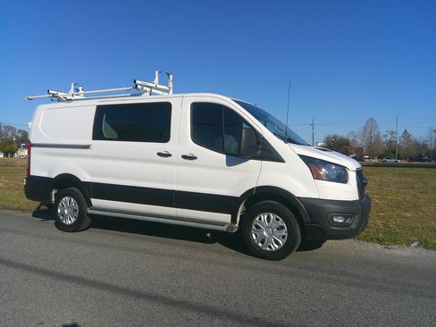 Used 2024 Ford Transit 250 XL image 1