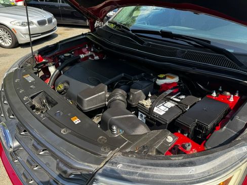Used 2017 Ford Explorer FWD XLT image 29