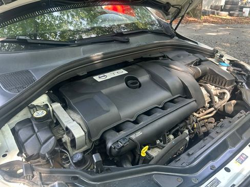 Used 2015 Volvo XC60 AWD T6 R-Design Platinum image 30