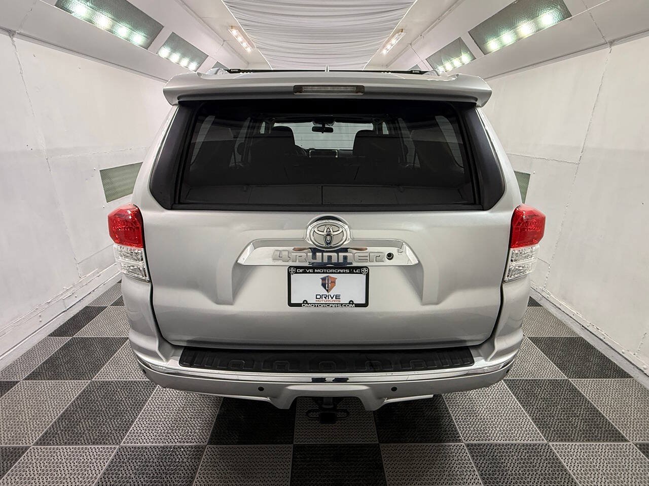 Used 2011 Toyota 4Runner SR5 w/ Convenience Pkg AWD/4WD image 8