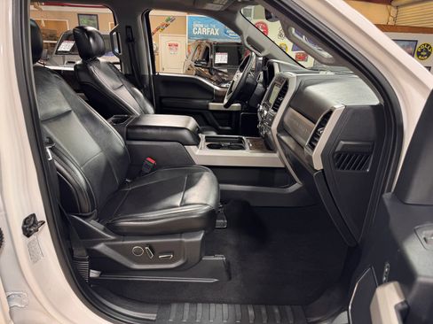 Used 2019 Ford F350 Lariat image 18