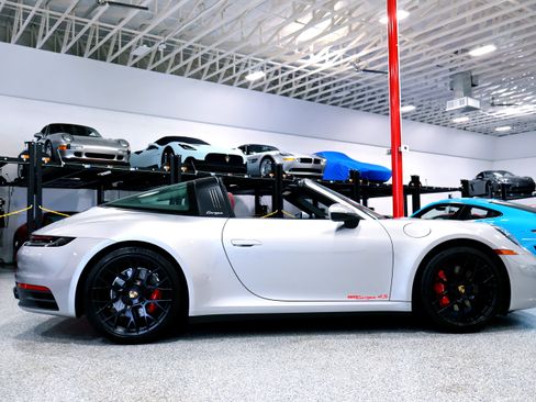 Used 2021 Porsche 911 Targa 4S image 10