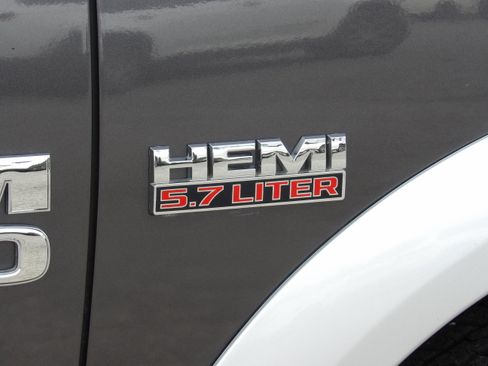 Used 2017 RAM 1500 Laramie image 19