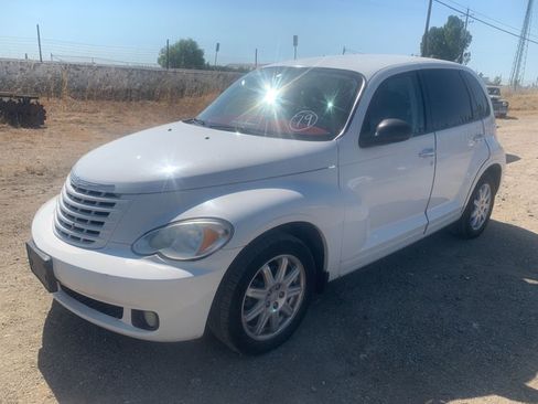 Used 2009 Chrysler PT Cruiser Touring image 2