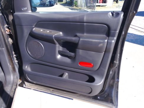 Used 2005 Dodge Ram 1500 Truck SLT image 11