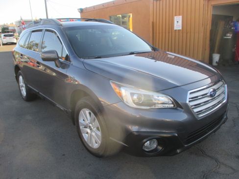 Used 2017 Subaru Outback 2.5i Premium image 16