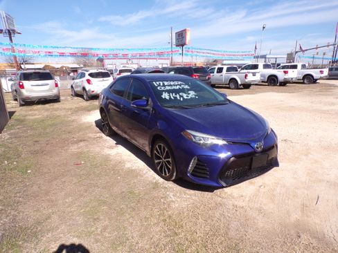 Used 2017 Toyota Corolla SE image 4