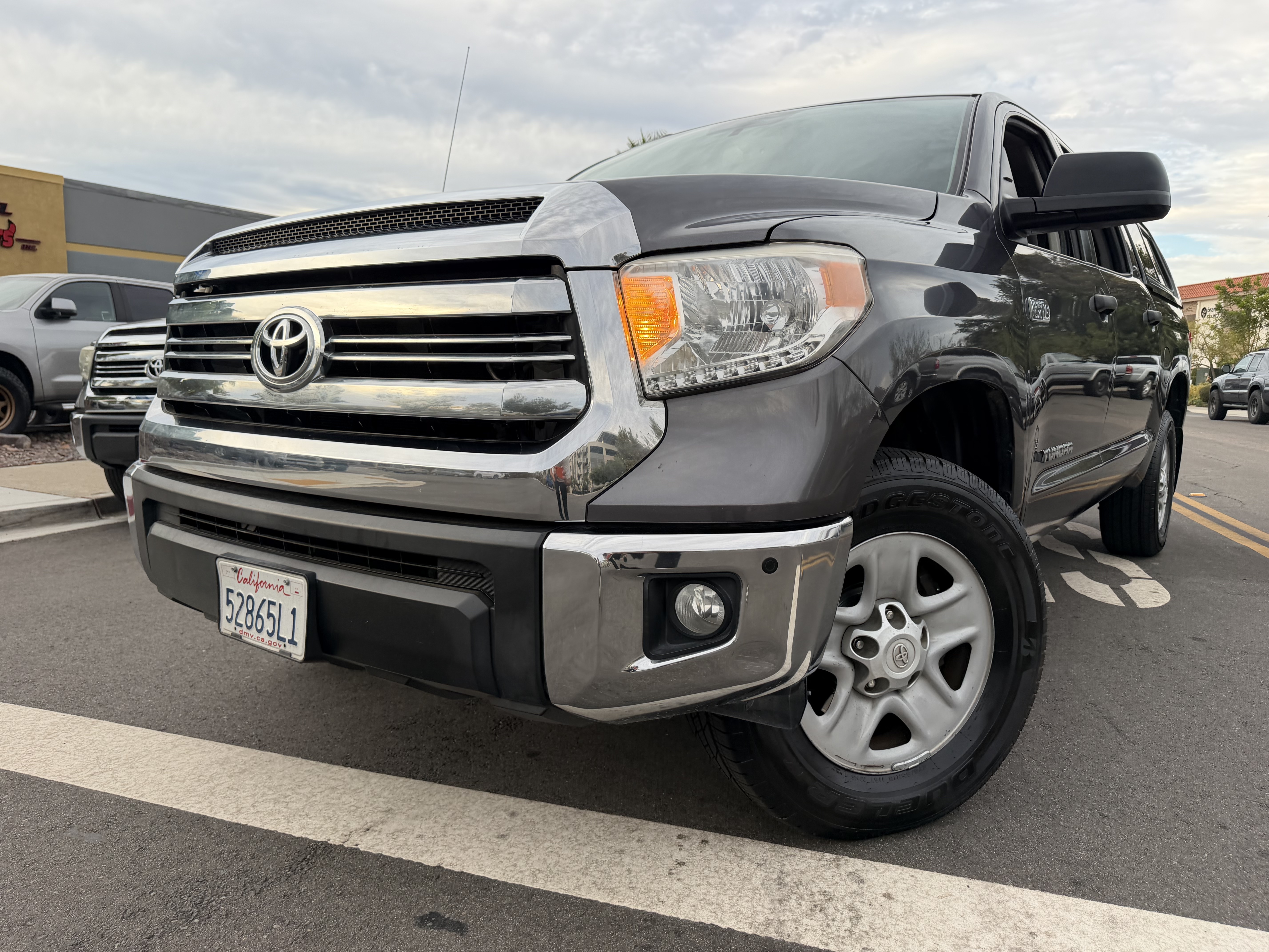 Used 2017 Toyota Tundra 4x4 CrewMax SR5 image 5