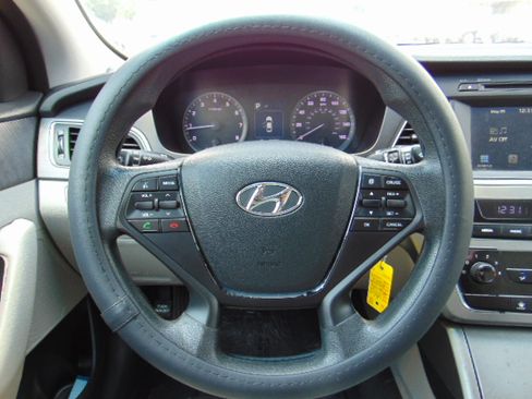 Used 2016 Hyundai Sonata SE image 15