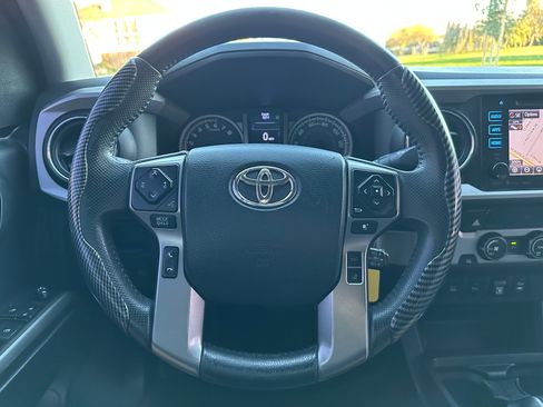Used 2019 Toyota Tacoma SR5 image 10