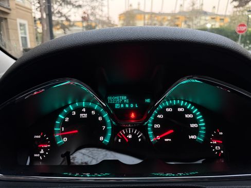 Used 2015 Chevrolet Traverse LT image 11