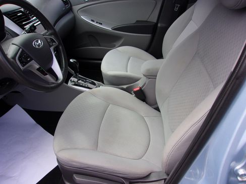 Used 2014 Hyundai Accent SE image 7