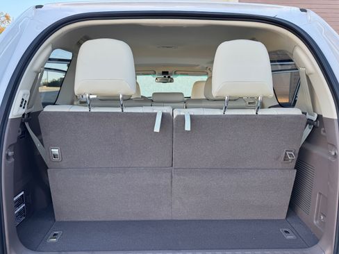 Used 2011 Lexus GX 460 image 28