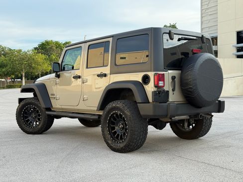 Used 2018 Jeep Wrangler Unlimited Sport S AWD/4WD image 4