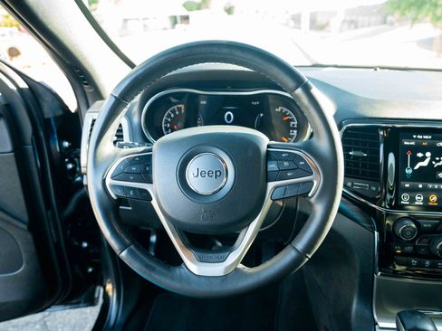 Used 2020 Jeep Grand Cherokee Altitude image 12
