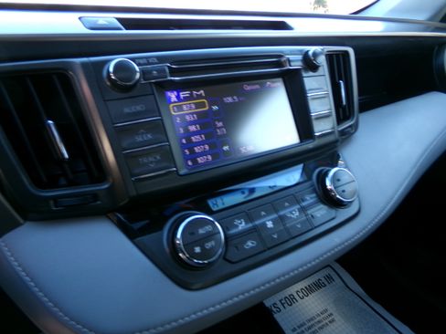 Used 2013 Toyota RAV4 XLE image 13