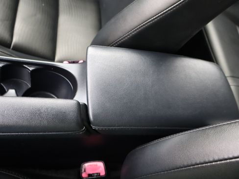 Used 2013 Lexus CT 200h Premium image 30