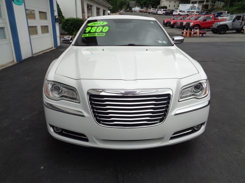 Used 2013 Chrysler 300 AWD image 6