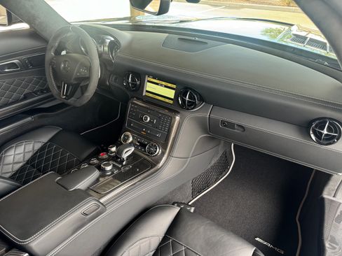 Used 2015 Mercedes-Benz SLS AMG GT Final Edition Coupe image 10